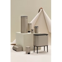 Brabantia Touch Bin New 30 л (шампань) Image #7