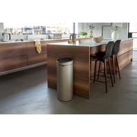 Brabantia Touch Bin New 30 л (шампань) Image #6