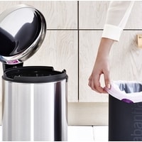Brabantia Pedal Bin NewIcon 12 л (стальной матовый) Image #4