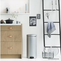 Brabantia Pedal Bin NewIcon 30 л (серый металлик) Image #4