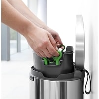 Brabantia FlatBack+ 30 л (стальной матовый с защитой от отпечатков) Image #5