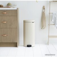 Brabantia Pedal Bin NewIcon 30 л (миндальный) Image #4