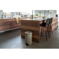 Brabantia Pedal Bin NewIcon 20 л (шампань) Image #3