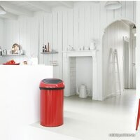 Brabantia Touch Bin 60 л (пламенно-красный) Image #4