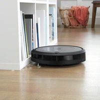 iRobot Roomba i3 Image #2