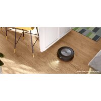 iRobot Roomba j7+ Image #5