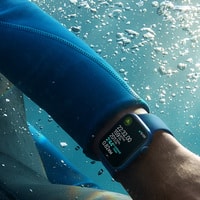 Apple Watch Series 7 45 мм (звездный свет/звездный свет спортивный) Image #4