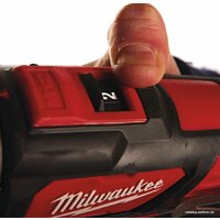 Milwaukee M12 BPD-202C 4933441940 (с 2-мя АКБ, кейс) Image #4