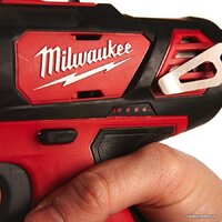 Milwaukee M12 BPD-202C 4933441940 (с 2-мя АКБ, кейс) Image #2