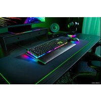 Razer BlackWidow V4 (Razer Green, нет кириллицы) Image #5